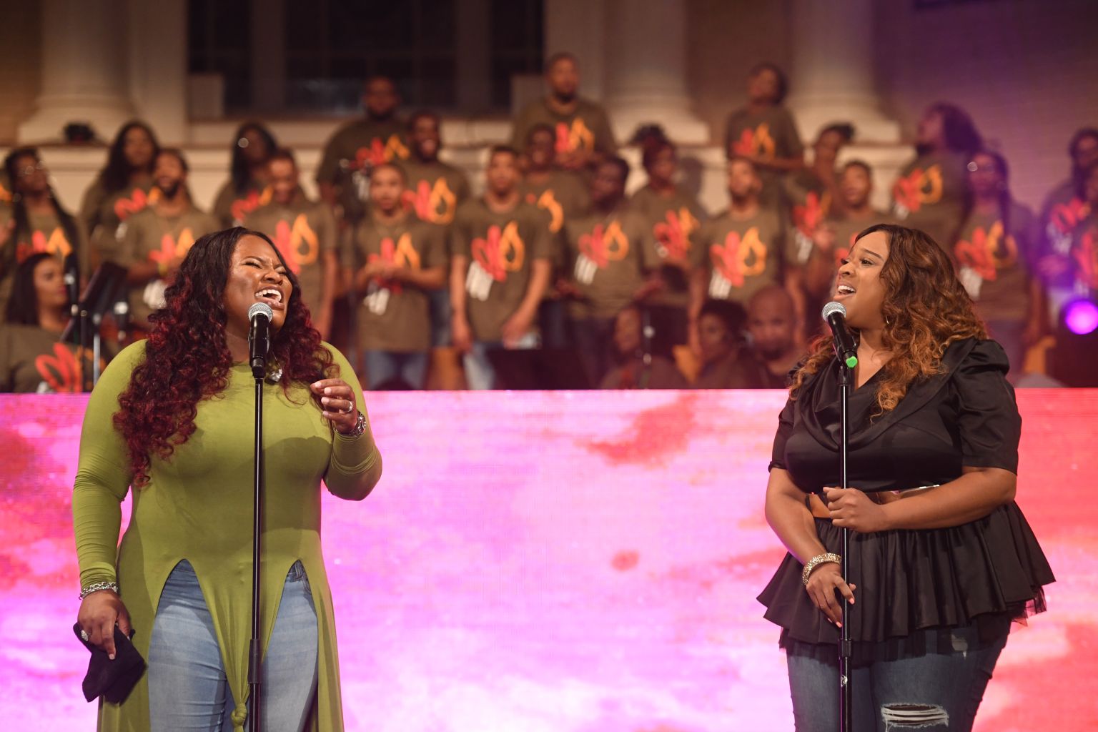 Tasha Cobbs Leonard And Kierra Sheard Bring Fans To Their Feet | Get Up