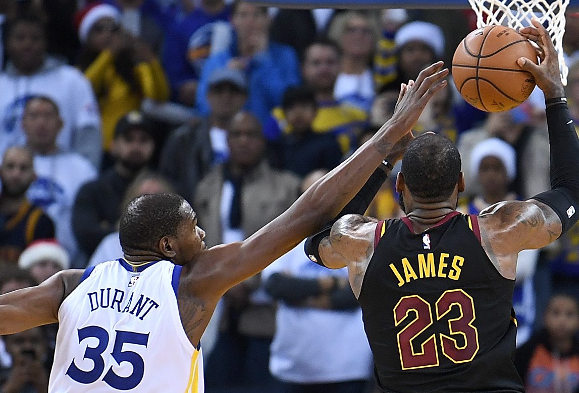 Cleveland Cavaliers v Golden State Warriors