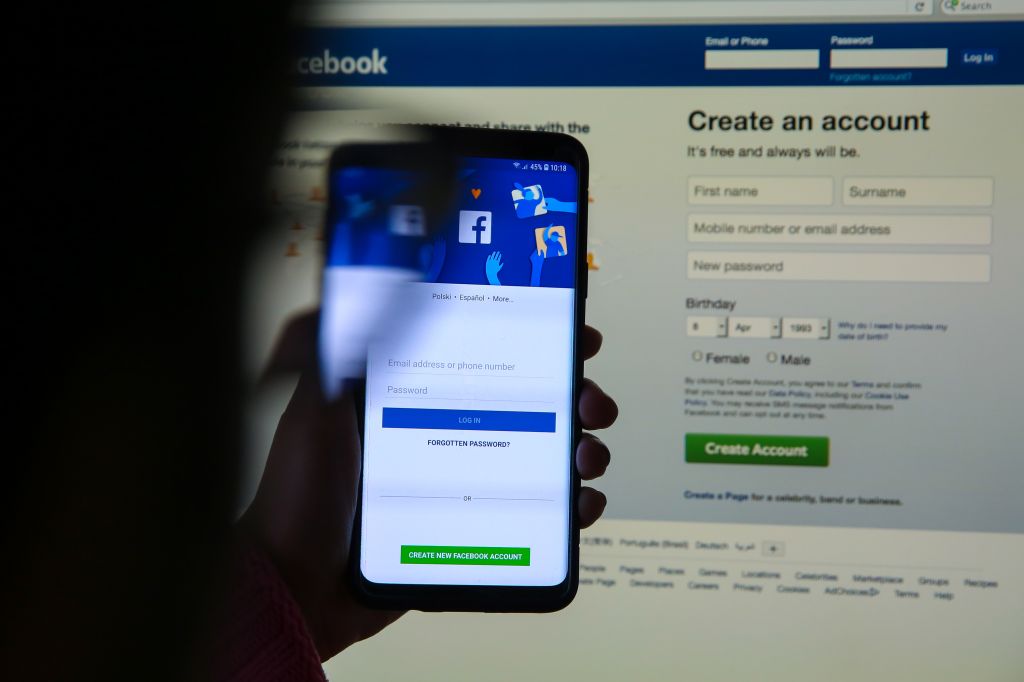 Facebook to rollout 'Protecting Your Information' News feed.