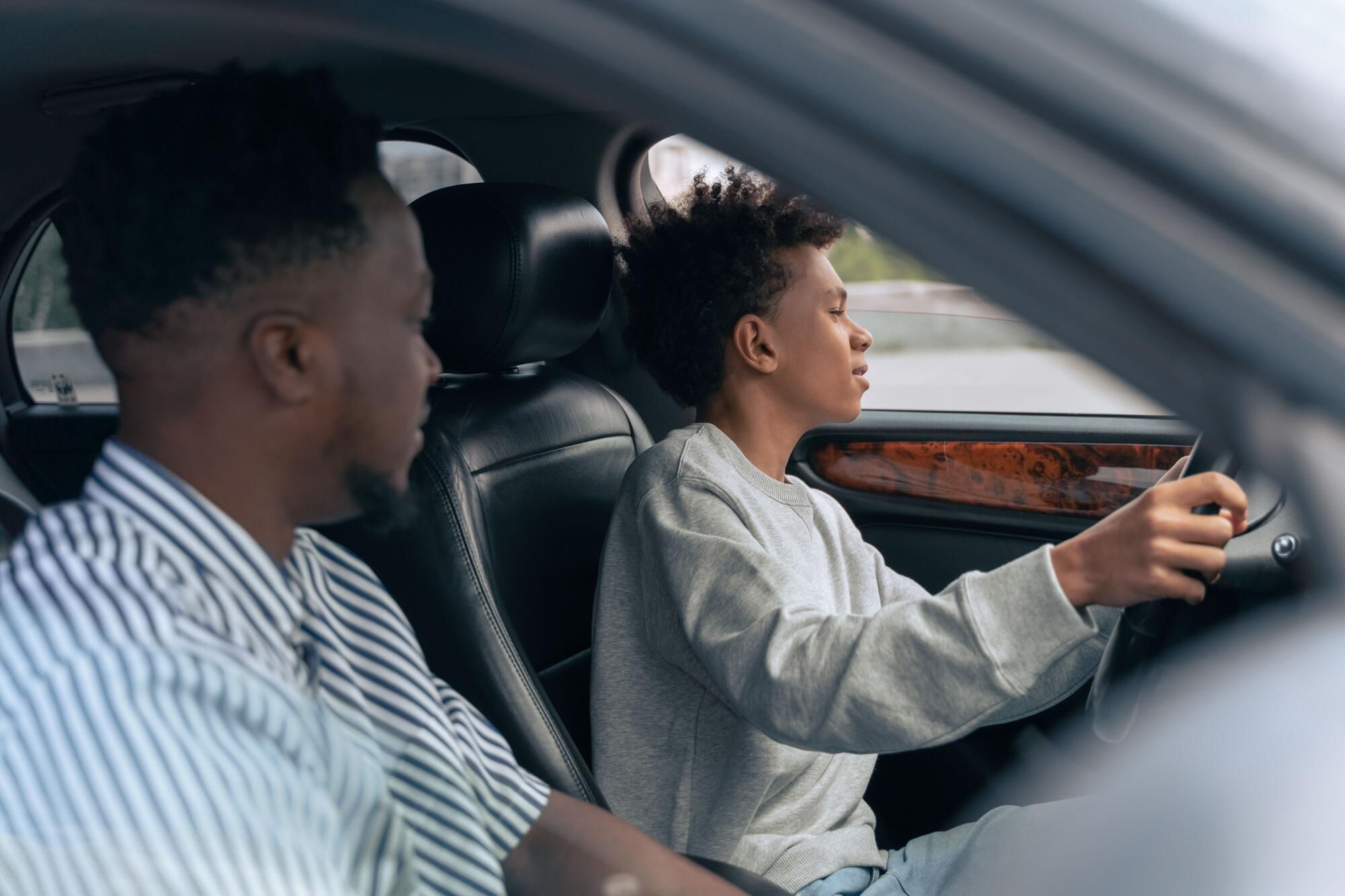 What parents should teach a first-time driver before driving alone